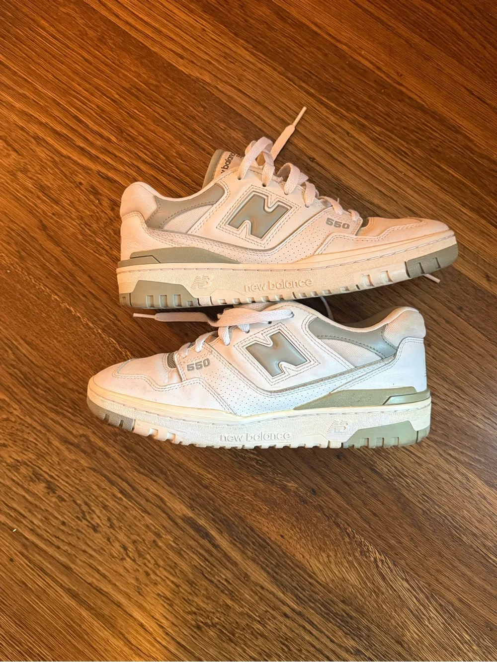 New Balance 550 Unisex Sneakers in White and Sage